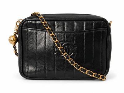 chanel black quilted leather camera bag
