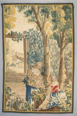 une image d'une tapisserie accrochée au mur d'une pièce