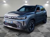 Le nouveau SUV Suzuki Vitax 2021 est exposé dans un showroom