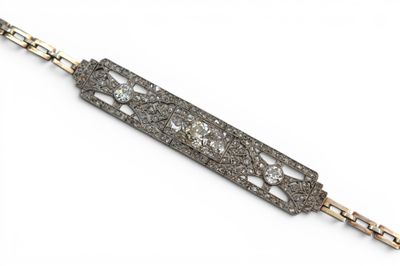 un bracelet ancien en diamants