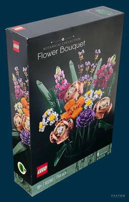 une boîte contenant un bouquet de fleurs