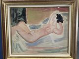 un tableau représentant une femme allongée sur un lit avec un ours en peluche