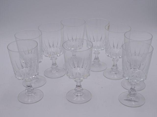 9 verres en cristal 