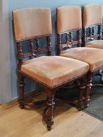 Quatre chaises en noyer ; style L XIII (photo 2)