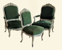 Paire de fauteuils à dossier à la Reine en bois laqué blanch…