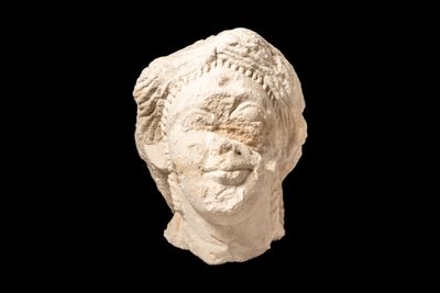 TÊTE DE Prince Chypriote EN Pierre