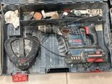 un outil dans une boîte à outils contenant d'autres outils
