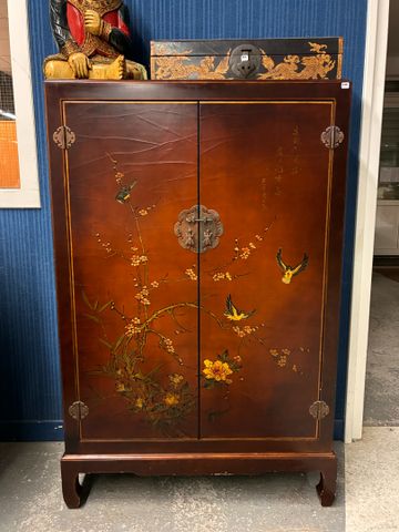 Art d’Asie : meuble ouvrant à deux faces, à 4 portes à décor de v...