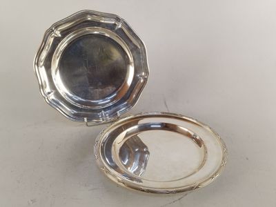 CHRISTOFLE. Un plat circulaire en métal argenté à décor de r… - Photo 1