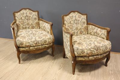 paire de fauteuils français de style Louis XV