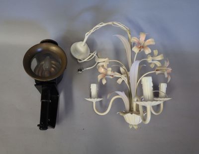 ENSEMBLE DE LUMINAIRES Comprenant : une lampe de fiacre mont…