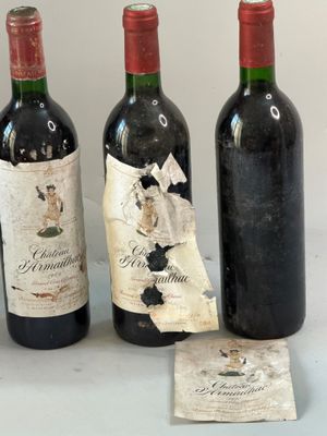 3 bouteilles Château D'HARLAILHAIC 1 en 1989et 2 en 1990 5èm…