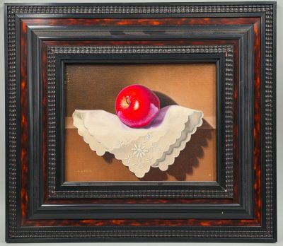 une peinture représentant une pomme rouge sur une serviette blanche