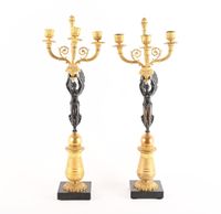 Paire de candélabres à trois bras de lumière en bronze cisel…