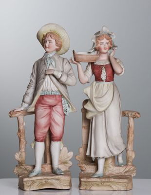 Couple d'élégants. Biscuit polychrome.