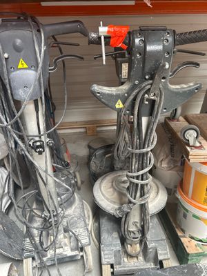 deux machines placées l'une à côté de l'autre