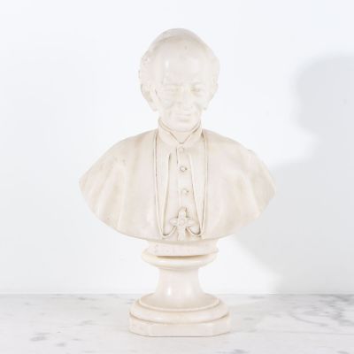 Buste en albâtre du pape Léon XIII, reposant sur un piédouch… - Photo 1