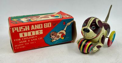 327 / E6 / Jouet de friction ancien représentant un ch… - Photo 1