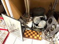 Lot de brocante : bidon vintage, porte revue en bois, balanc… (photo 6)