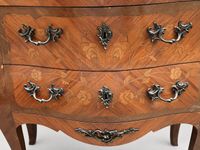 Commode en bois de placage marqueté, style Louis XV, H : 86 … (photo 3)