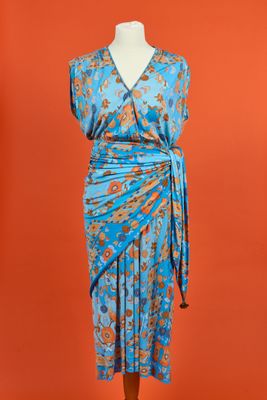 LEONARD FASHION CIRCA 1975 ENSEMBLE en jersey de soie mikado…