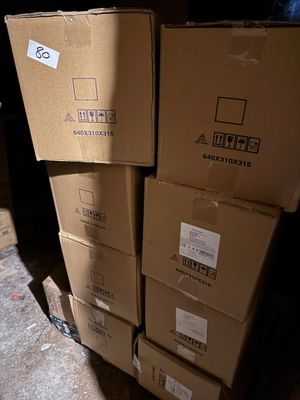 Stock de 20 cartons contenant divers consommables,  saladiers en carto - Photo 1