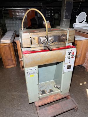 a machine that is sitting in the middle of a room
