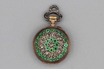 Montre de col en or le dos pavé de diamants et d’émeraudes (dans son é - Photo 1