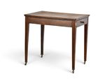 une image représentant une petite table avec un tiroir sur le dessus