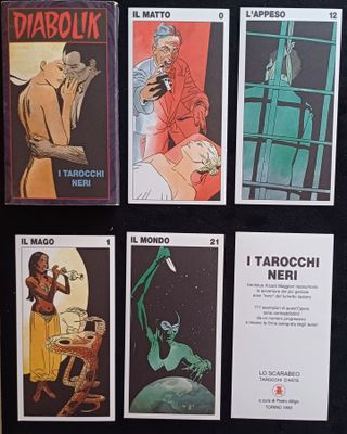 six livres différents exposés sur une table noire