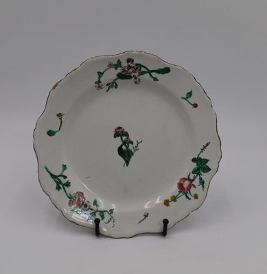MARSEILLE Assiette en faience de forme circulaire chantourné…
