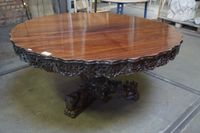 magnifique grande table ronde chinoise – reposant sur un pie…