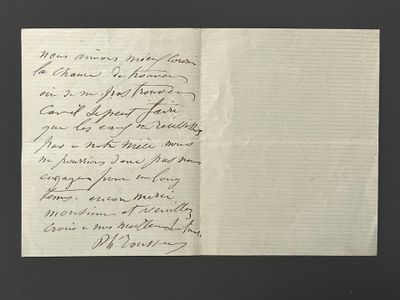 gros plan d'une feuille de papier sur laquelle on peut lire une écriture manuscrite