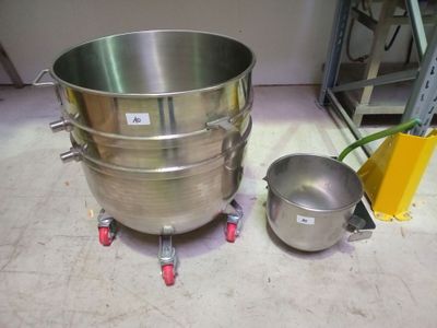 2 cuves de batteur SIGMA - VENDU SUR DESIGNATION à MONTEVRAI…