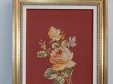 la photo d'une photo représentant une rose posée sur une table