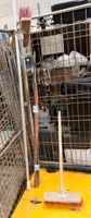 1 lot de casques et d'outils de chantier (photo 4)