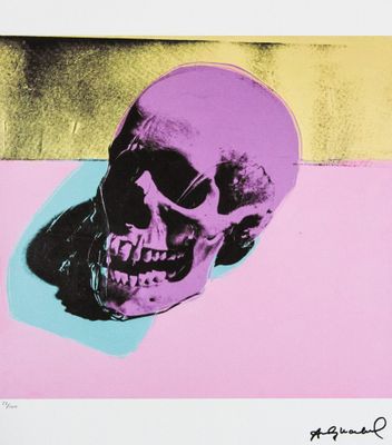 Crâne violet sur fond rose et jaune, par Andy Adams