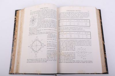 LAPPARENT (A. de) Cours de minéralogie. Avec 598 gravures in…