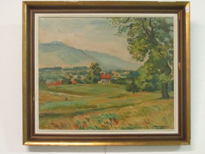 un tableau accroché au mur d'une pièce
