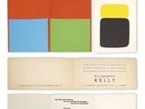 un lot de quatre livres de couleurs différentes, ornés de motifs variés