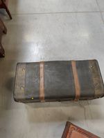 Une valise en bois et carton bouillie et une petite malle en… (photo 4)