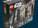 une boîte contenant des sets Lego Star Wars sur fond bleu