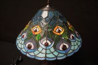 Jolie lampe de table de style Tiffany - avec un motif de plu… (photo 4)