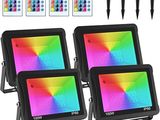 quatre projecteurs LED à couleurs changeantes avec télécommandes