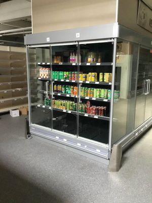 Ensemble de vitrines réfrigérées ouvrant à 3 portes vitrées …