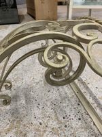 Console murale en fer forgé laqué crème à décor d'enroulemen… (photo 6)