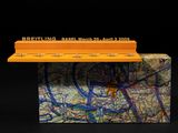 un crayon posé sur une carte