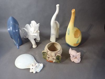 7 éléphants en céramiques diverses H : 8 à 30cm