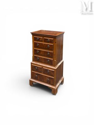 image d'une commode en bois sur fond blanc