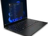 le lenovo thinkpad x1 est un ordinateur portable doté d'un grand écran et d'un clavier